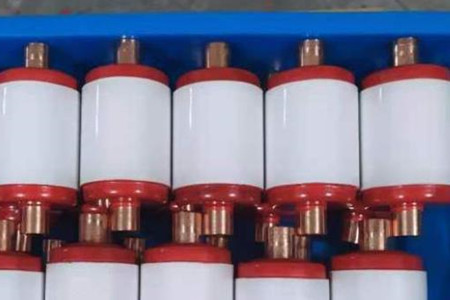 真空滅弧室的結(jié)構(gòu)、工作原理、特點(diǎn)以及應(yīng)用