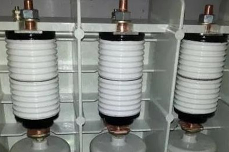 真空開(kāi)關(guān)管產(chǎn)生操作過(guò)電壓的原因是什么？