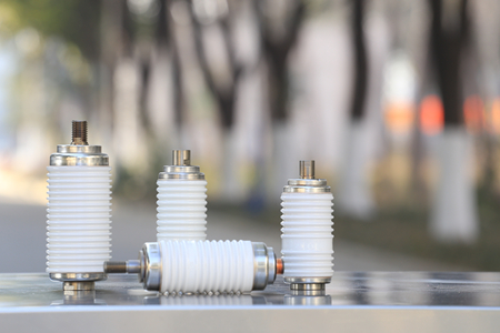 真空開關(guān)管接觸點(diǎn)選什么材質(zhì)好？一般為銅合金！