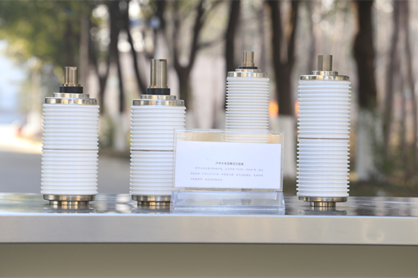 真空開關(guān)管絕緣外殼采用玻璃材料，優(yōu)勢(shì)多多！