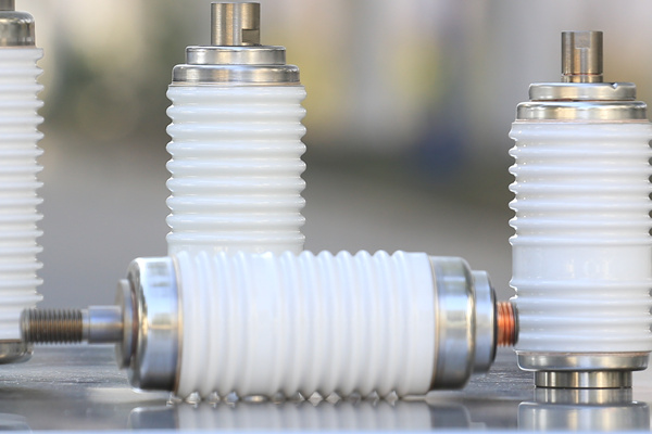 怎樣解決真空滅弧室的漏氣問(wèn)題？